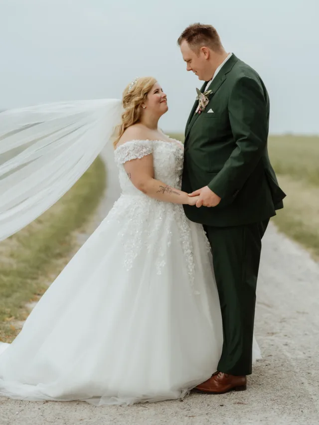 Jenny & Justus 🤍

Ich hab einfach das Glück, die liebsten Menschen an ihrem Hochzeitstag zu begleiten! Gestern haben Jenny und Julius vor ihren Liebsten noch einmal JA zueinander gesagt - bei einer wunderschönen freien Trauung bei Sonnenschein und über 30 Grad ☀️ 

#hochzeit #hochzeitsfotos #hochzeitspaar #hochzeitsfotografie #hochzeitdülmen #freietrauung #hochzeitcoesfeld #hochzeitmünster #münsterliebe #münsterland